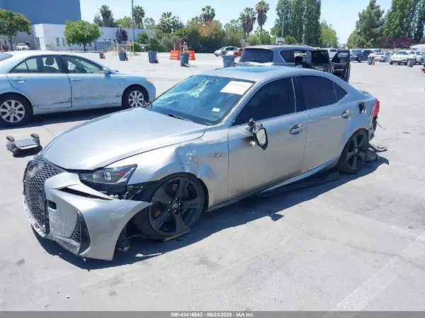 JTHBA1D22J5082839 2018 LEXUS IS - Image 2