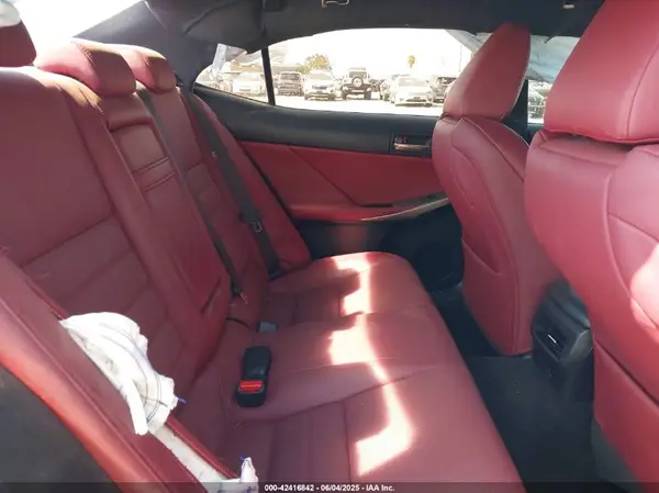 JTHBA1D22J5082839 2018 LEXUS IS - Image 8