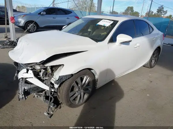 JTHBA1D22K5088772 2019 LEXUS IS - Image 2
