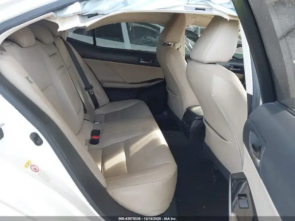 JTHBA1D22K5088772 2019 LEXUS IS - Image 8