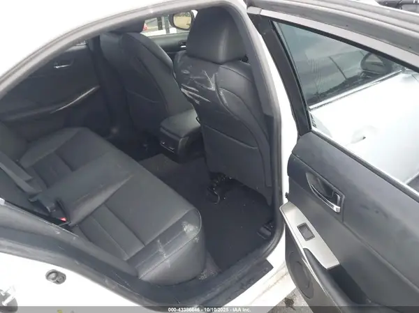 JTHBA1D23G5001775 2016 LEXUS IS - Image 8