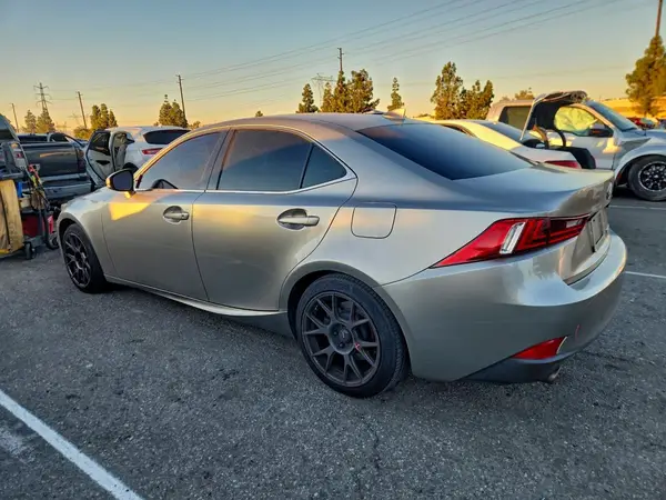 JTHBA1D23G5001940 2016 LEXUS IS - Image 2