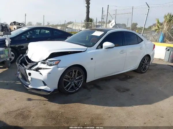 JTHBA1D23G5002702 2016 LEXUS IS - Image 2