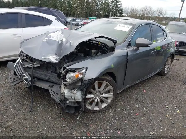 JTHBA1D23G5032590 2016 LEXUS IS - Image 2