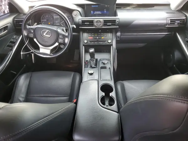 JTHBA1D23J5063281 2018 LEXUS IS - Image 8