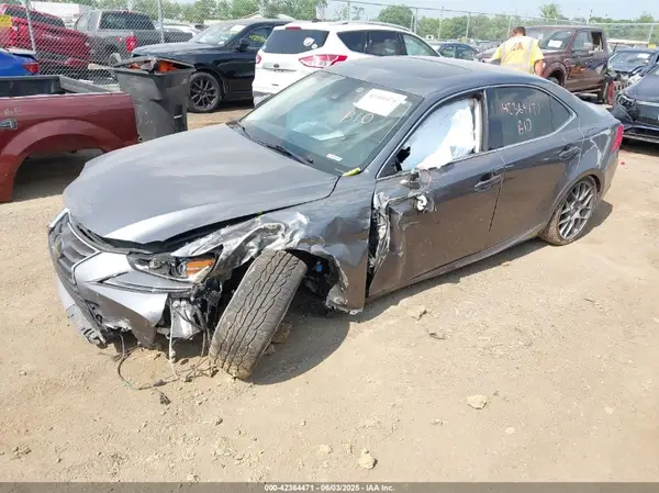 JTHBA1D23J5063488 2018 LEXUS IS - Image 2