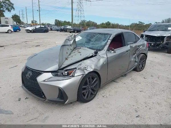 JTHBA1D23J5072210 2018 LEXUS IS - Image 2