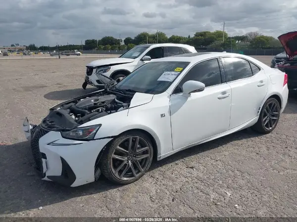 JTHBA1D23J5073664 2018 LEXUS IS - Image 2