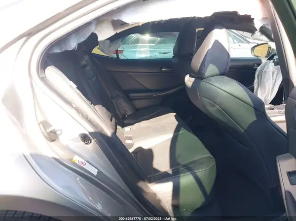 JTHBA1D23J5075625 2018 LEXUS IS - Image 8