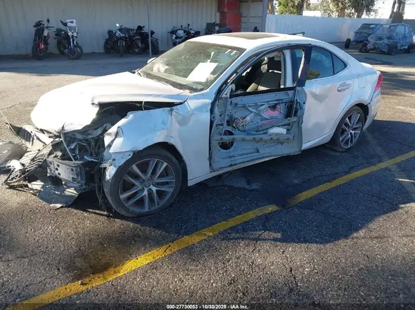 JTHBA1D23J5078461 2018 LEXUS IS - Image 2
