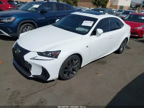 JTHBA1D23J5082980 2018 LEXUS IS - Image 2