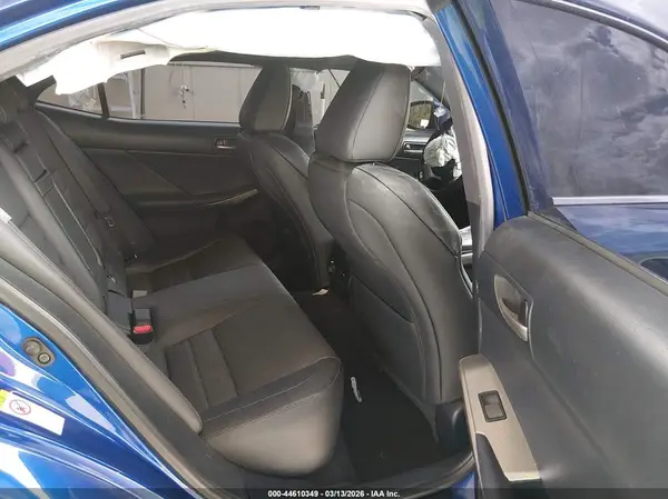 JTHBA1D23J5083577 2018 LEXUS IS - Image 8
