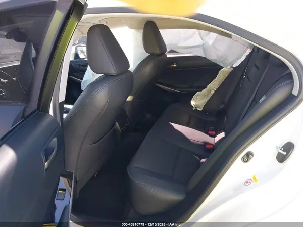 JTHBA1D23K5088151 2019 LEXUS IS - Image 8