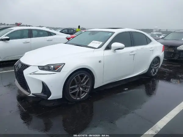 JTHBA1D23K5090269 2019 LEXUS IS - Image 2
