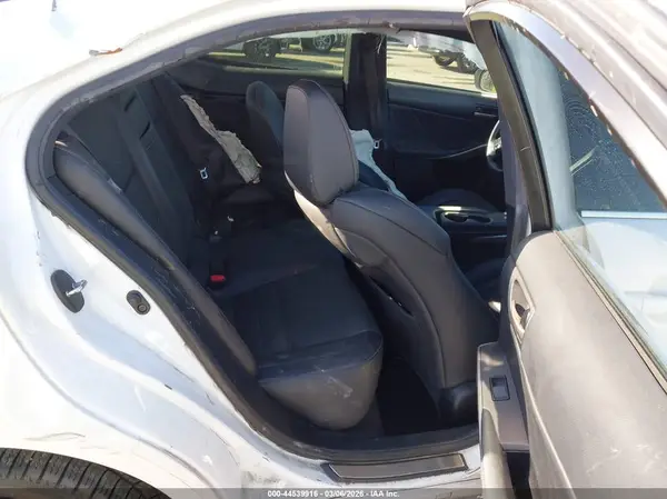 JTHBA1D23K5093060 2019 LEXUS IS - Image 8