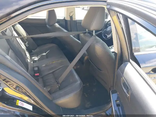 JTHBA1D24G5002742 2016 LEXUS IS - Image 8