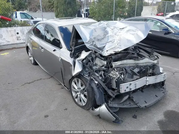 JTHBA1D24G5009156 2016 LEXUS IS - Image 1