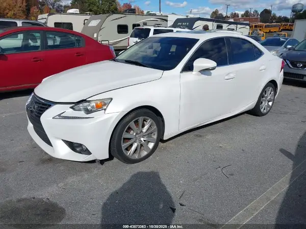 JTHBA1D24G5010985 2016 LEXUS IS - Image 2