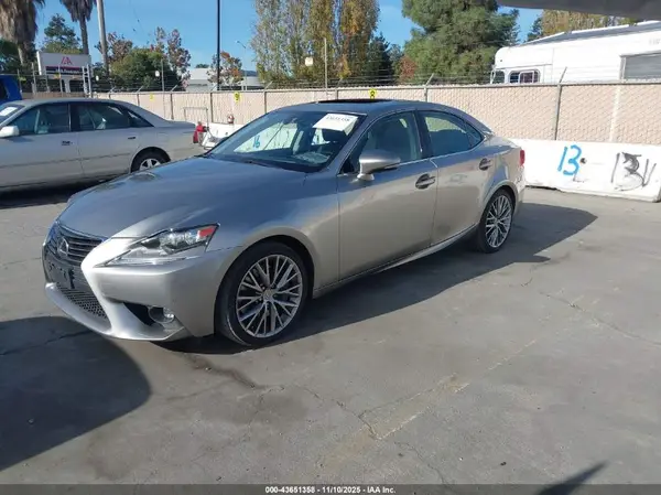JTHBA1D24G5011411 2016 LEXUS IS - Image 2