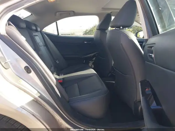 JTHBA1D24G5011411 2016 LEXUS IS - Image 8
