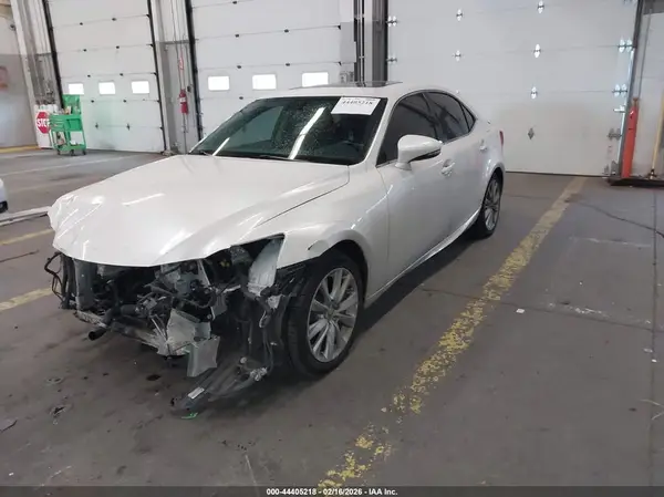 JTHBA1D24G5016933 2016 LEXUS IS - Image 2