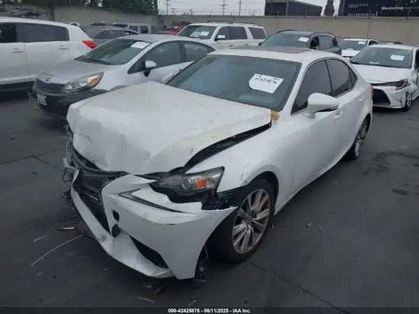 JTHBA1D24G5018116 2016 LEXUS IS - Image 2