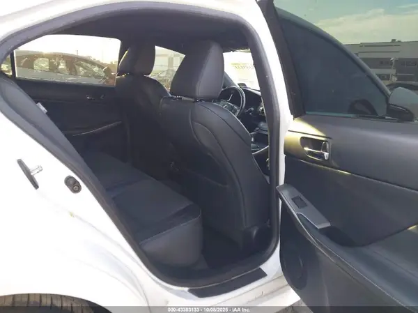 JTHBA1D24G5035403 2016 LEXUS IS - Image 8