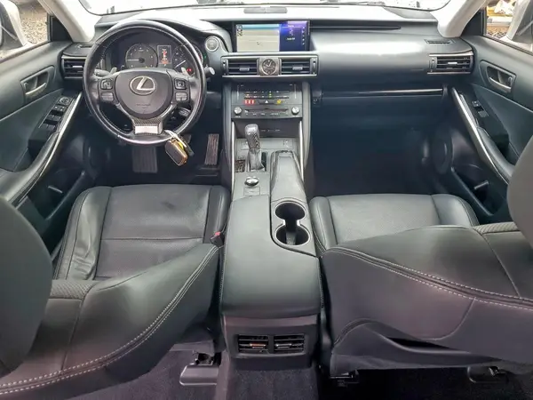 JTHBA1D24H5043325 2017 LEXUS IS - Image 8
