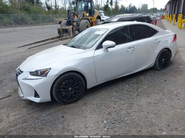 JTHBA1D24H5050064 2017 LEXUS IS - Image 2