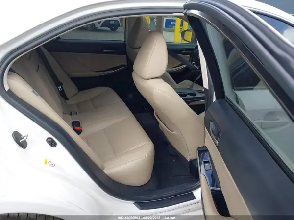 JTHBA1D24H5050064 2017 LEXUS IS - Image 8