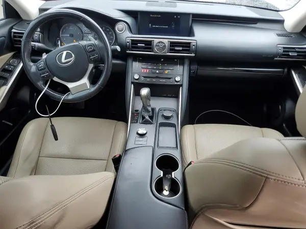 JTHBA1D24H5050310 2017 LEXUS IS - Image 8