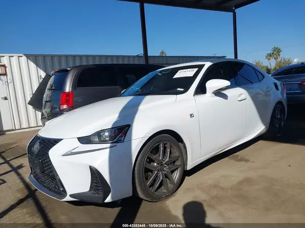 JTHBA1D24J5064200 2018 LEXUS IS - Image 2