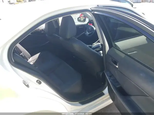 JTHBA1D24J5072314 2018 LEXUS IS - Image 8