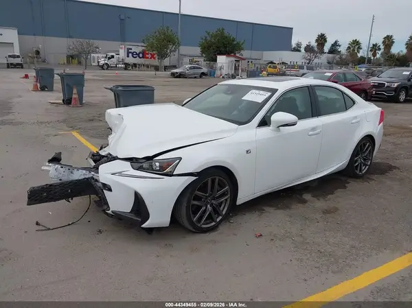 JTHBA1D24J5073933 2018 LEXUS IS - Image 2