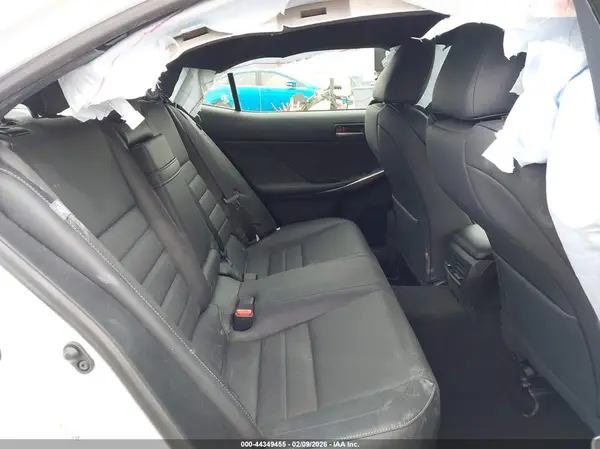 JTHBA1D24J5073933 2018 LEXUS IS - Image 8