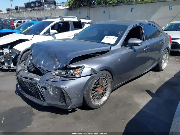 JTHBA1D24J5075813 2018 LEXUS IS - Image 2