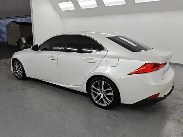 JTHBA1D24K5084786 2019 LEXUS IS - Image 2