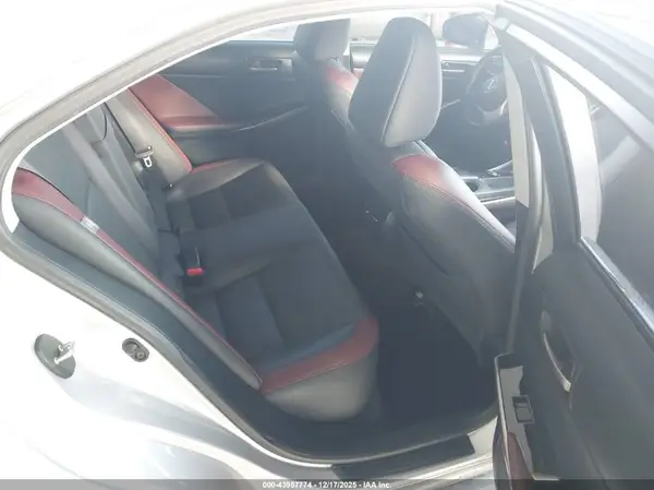 JTHBA1D24K5090250 2019 LEXUS IS - Image 8