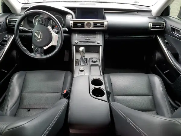 JTHBA1D25G5005813 2016 LEXUS IS - Image 8