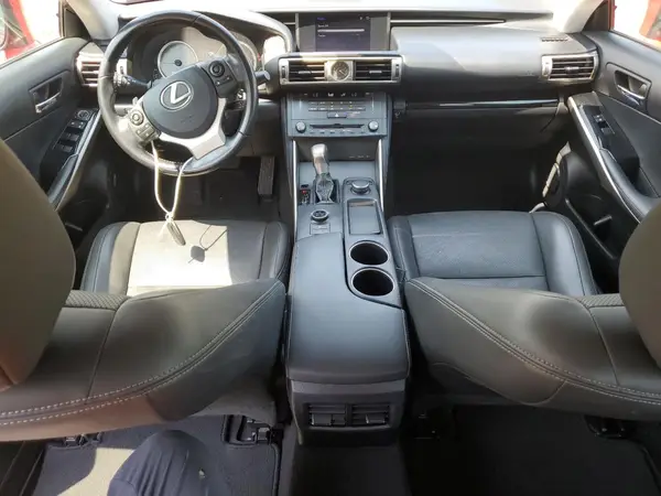 JTHBA1D25G5011112 2016 LEXUS IS - Image 8