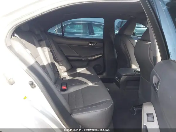 JTHBA1D25G5013202 2016 LEXUS IS - Image 8