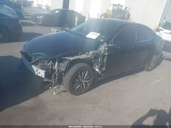 JTHBA1D25G5014012 2016 LEXUS IS - Image 2