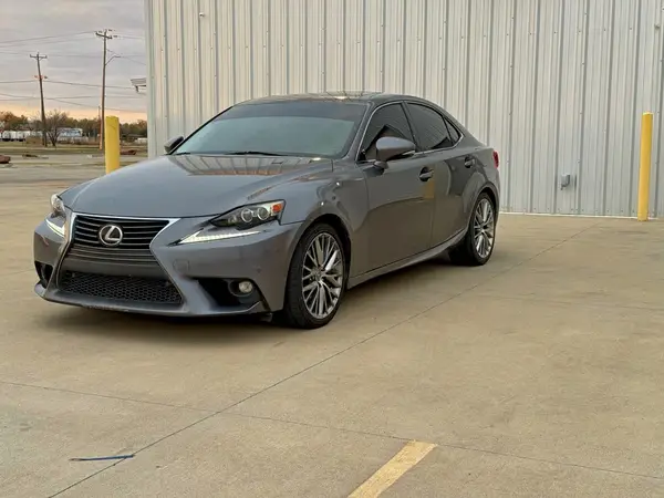 JTHBA1D25G5019923 2016 LEXUS IS - Image 2