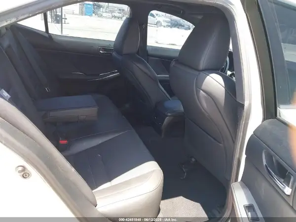 JTHBA1D25G5021588 2016 LEXUS IS - Image 8