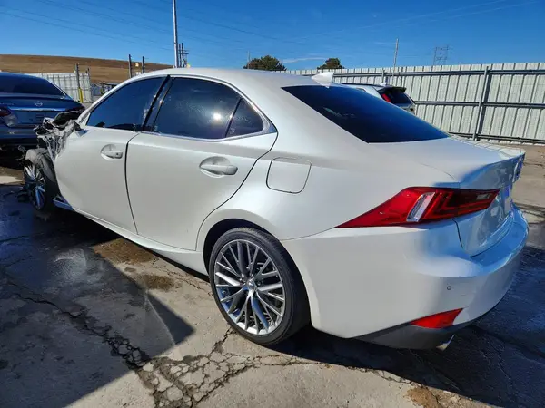 JTHBA1D25G5022269 2016 LEXUS IS - Image 2