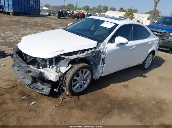 JTHBA1D25G5022692 2016 LEXUS IS - Image 2
