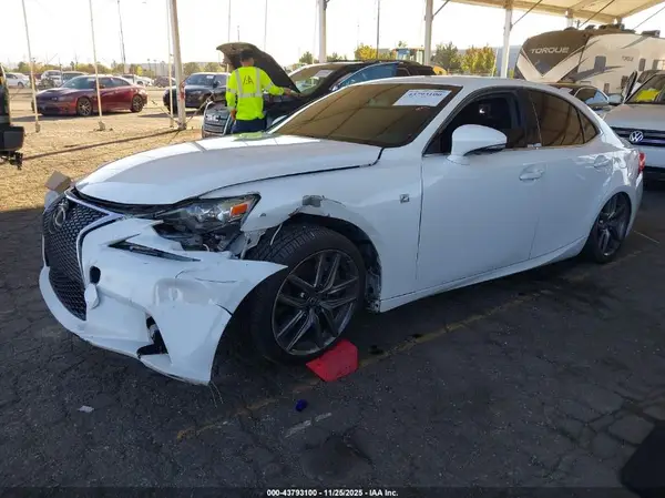 JTHBA1D25G5029660 2016 LEXUS IS - Image 2