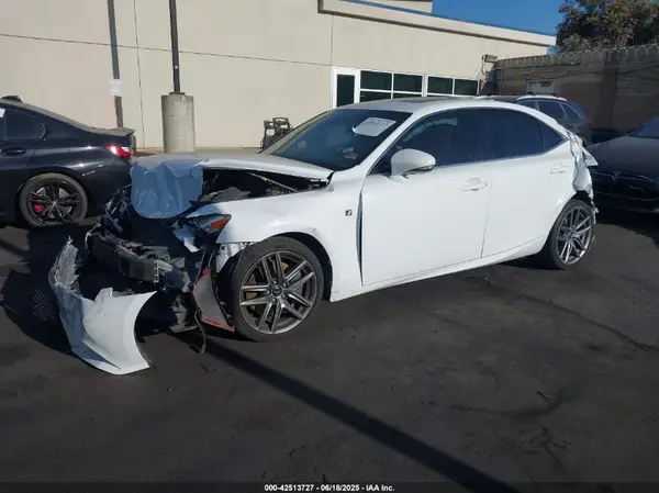 JTHBA1D25G5029674 2016 LEXUS IS - Image 2