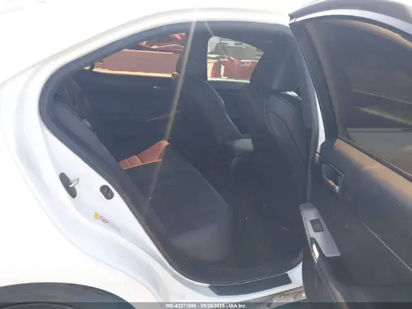 JTHBA1D25H5039011 2017 LEXUS IS - Image 8