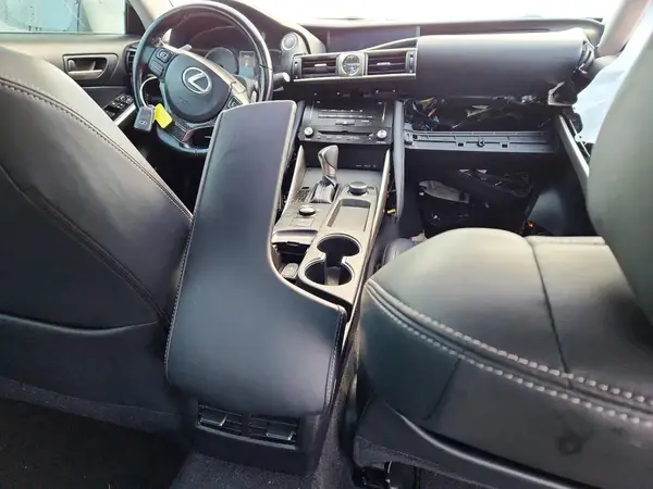 JTHBA1D25H5041390 2017 LEXUS IS - Image 8